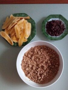 Seleção de ingredientes prontos para o modo de preparo da Cuca de Banana 